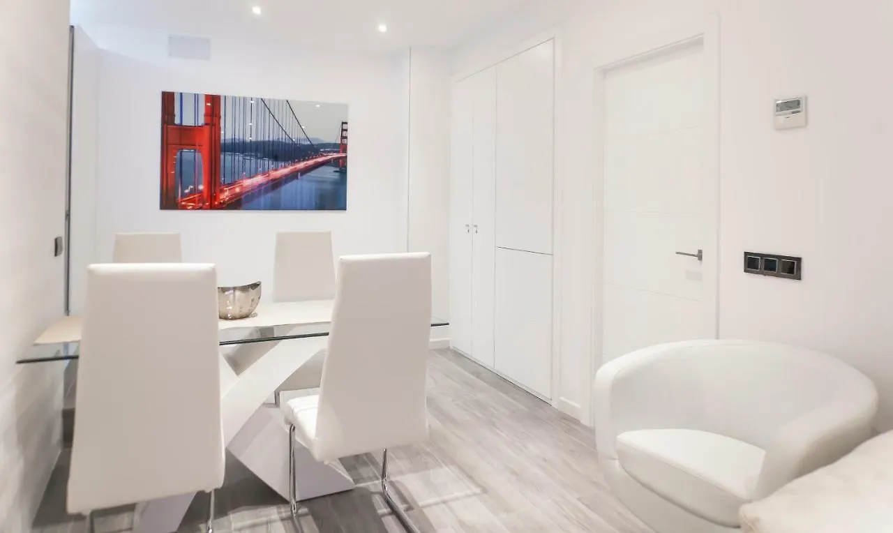Apartment Goles Deluxe Suite By Valcambre Seville Spain